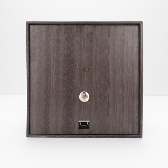 Linley Henley Watch Winder Walnut - Picture 3 of 7